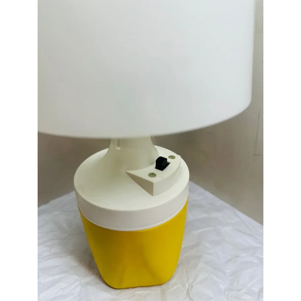 Vintage Ray-O-Vac No 100 Sportsman Lantern Battery Powered Yellow White Lamp MCM